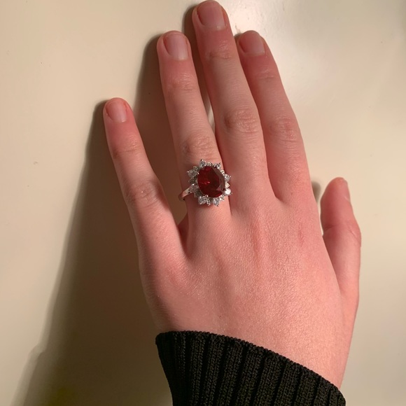 Simulated ruby ring - Picture 2 of 7